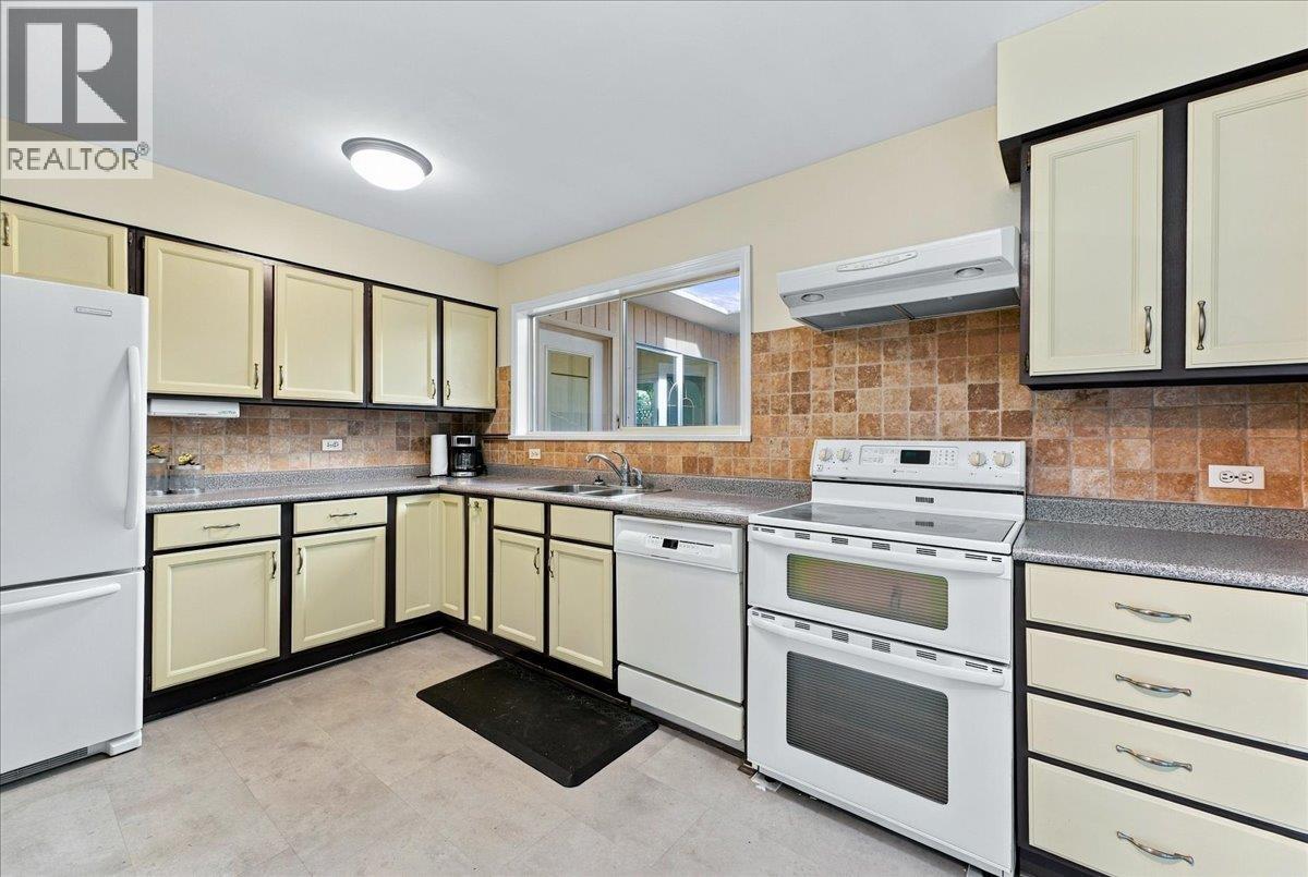 3040 Paisley Road, North Vancouver, British Columbia  V7R 1C8 - Photo 13 - R3174468