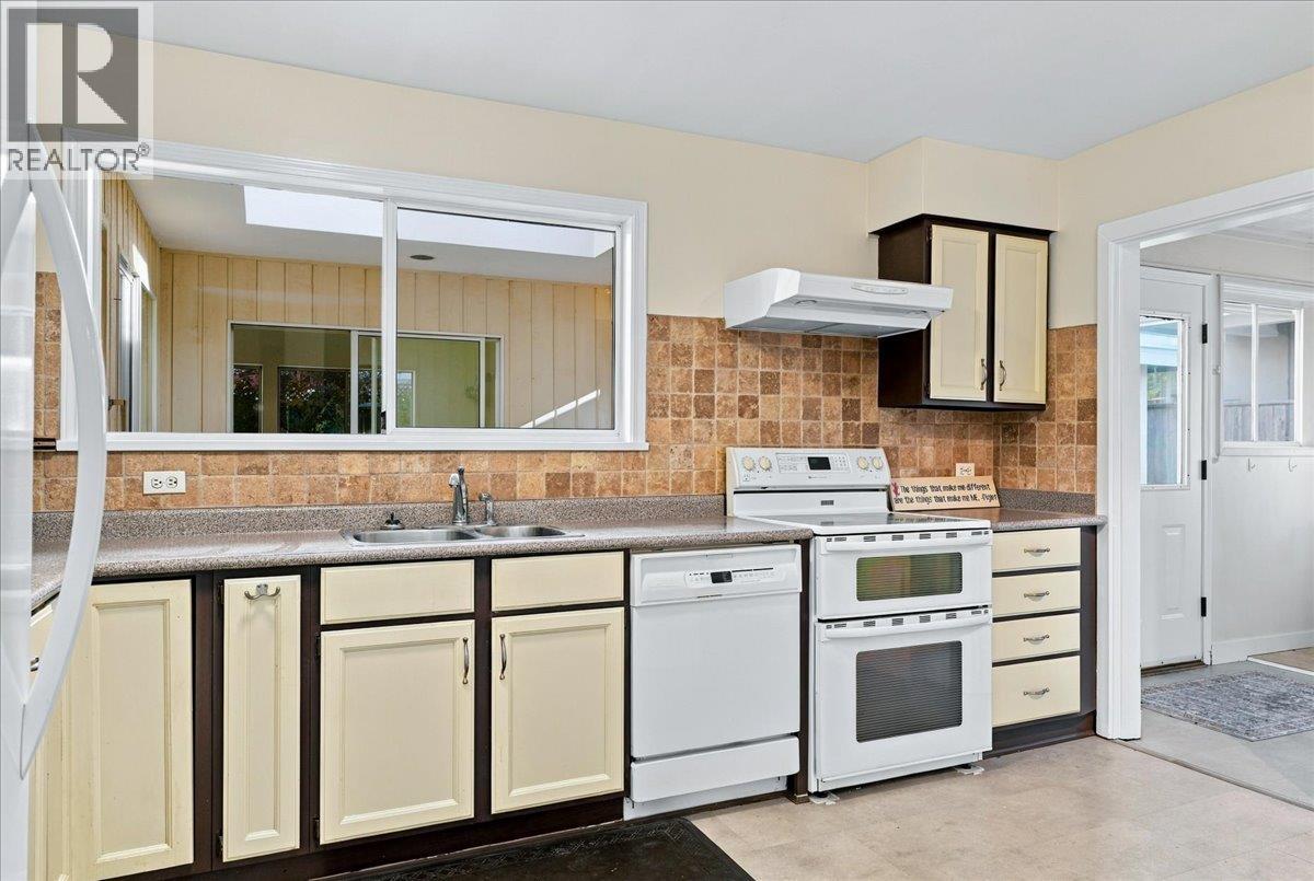 3040 Paisley Road, North Vancouver, British Columbia  V7R 1C8 - Photo 14 - R3174468
