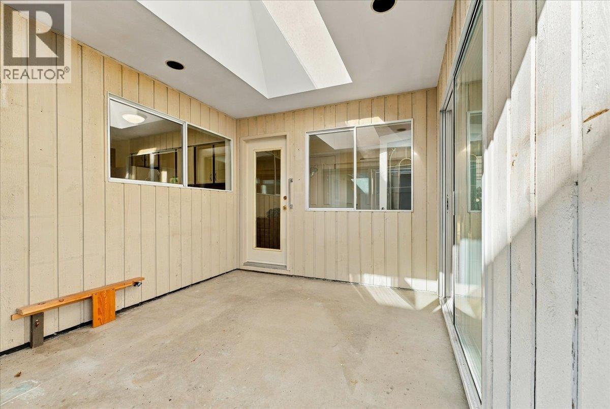3040 Paisley Road, North Vancouver, British Columbia  V7R 1C8 - Photo 37 - R3174468