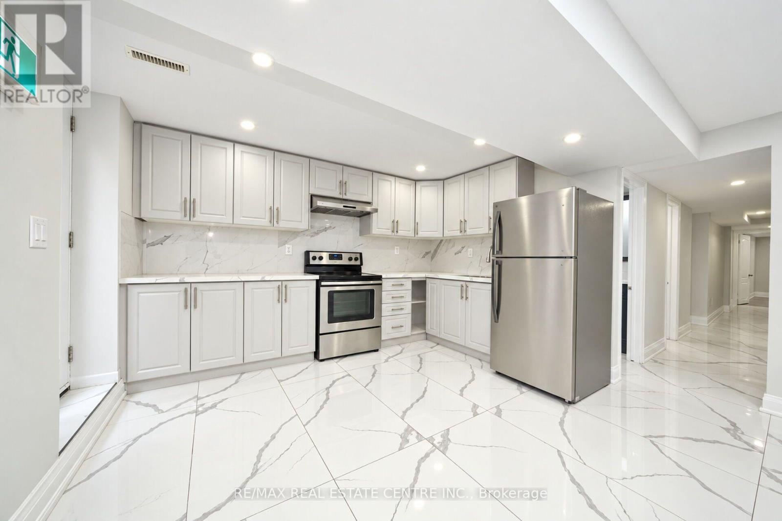 130 Martindale Crescent, Brampton, Ontario  L6X 2V1 - Photo 25 - W13886774