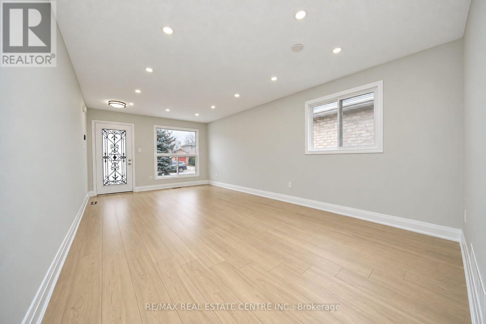 130 Martindale Crescent, Brampton, Ontario  L6X 2V1 - Photo 6 - W13886774