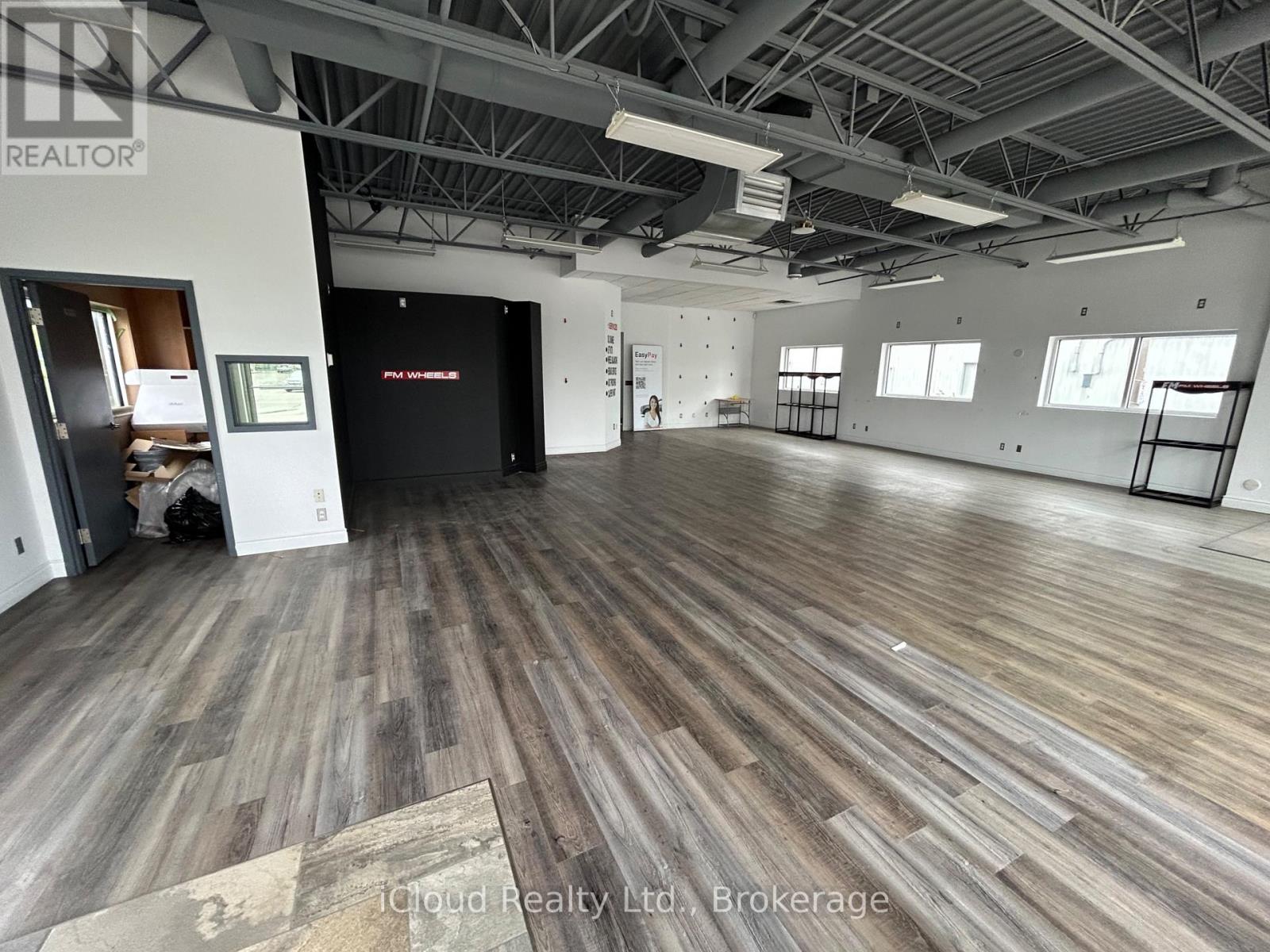 1258 Victoria Street N, Kitchener, Ontario N2B 3C9 - Photo 4 - X13883656