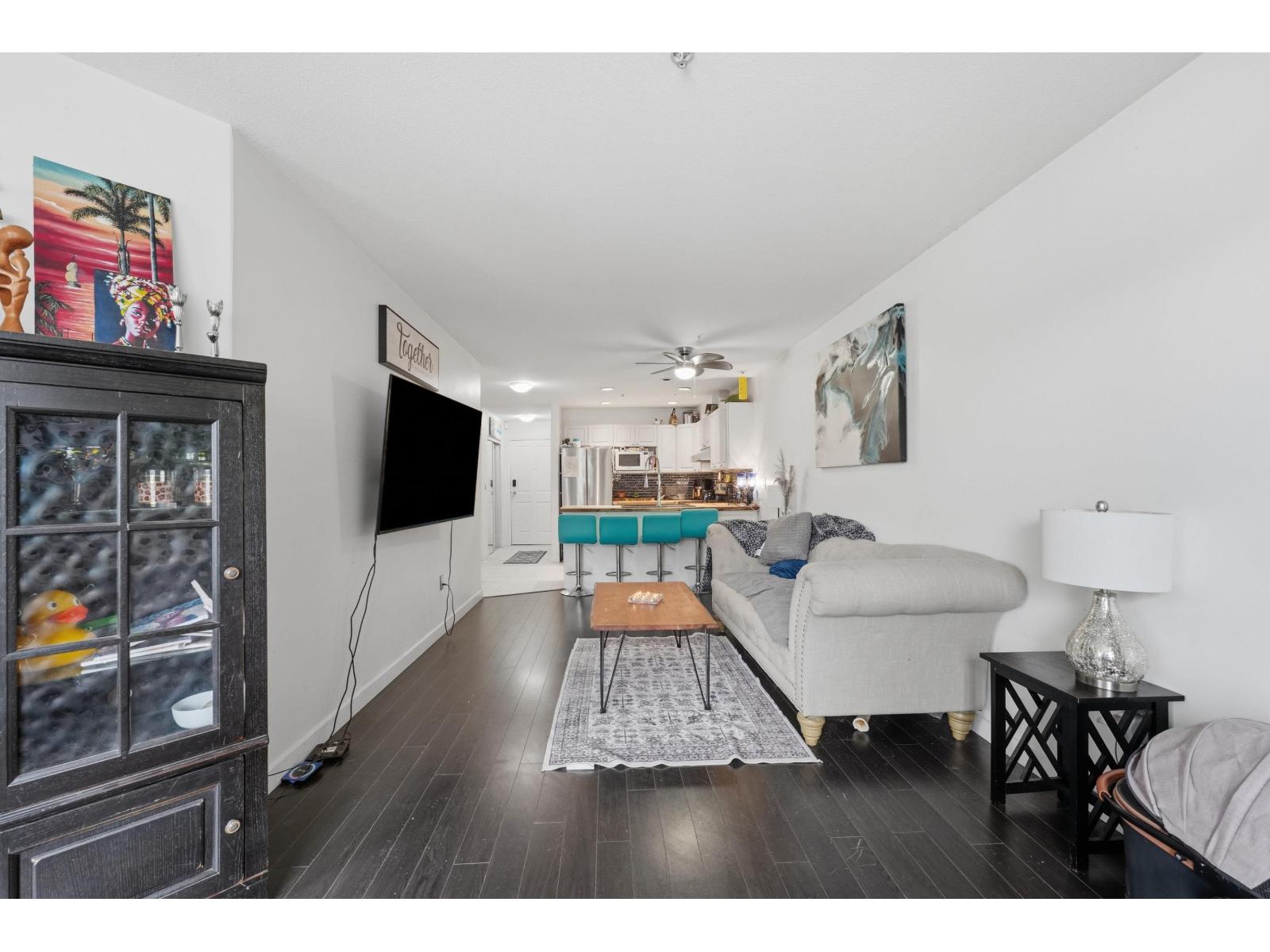 105 1153 Vidal Street, White Rock, British Columbia  V4B 3T4 - Photo 3 - R3174471
