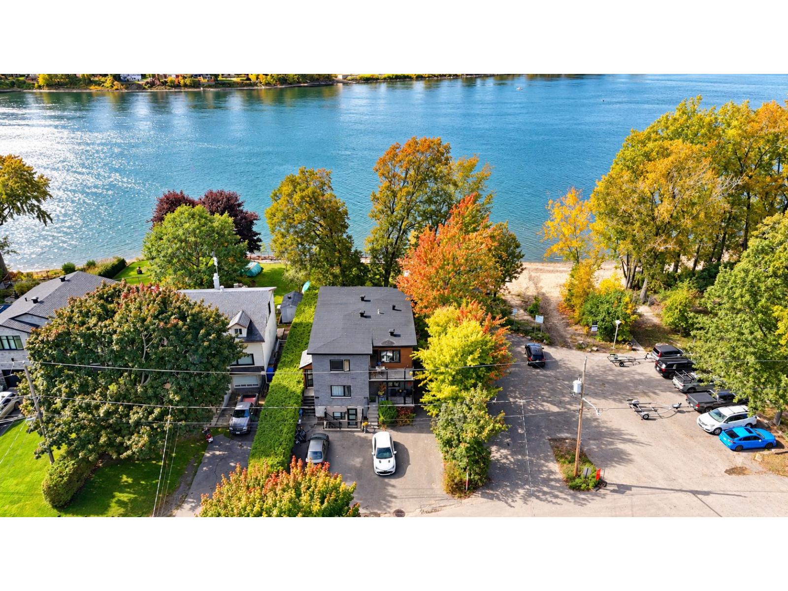 3800-3802A 3e Avenue Laval (Laval-Ouest) Quebec Canada H7R2Y2 2