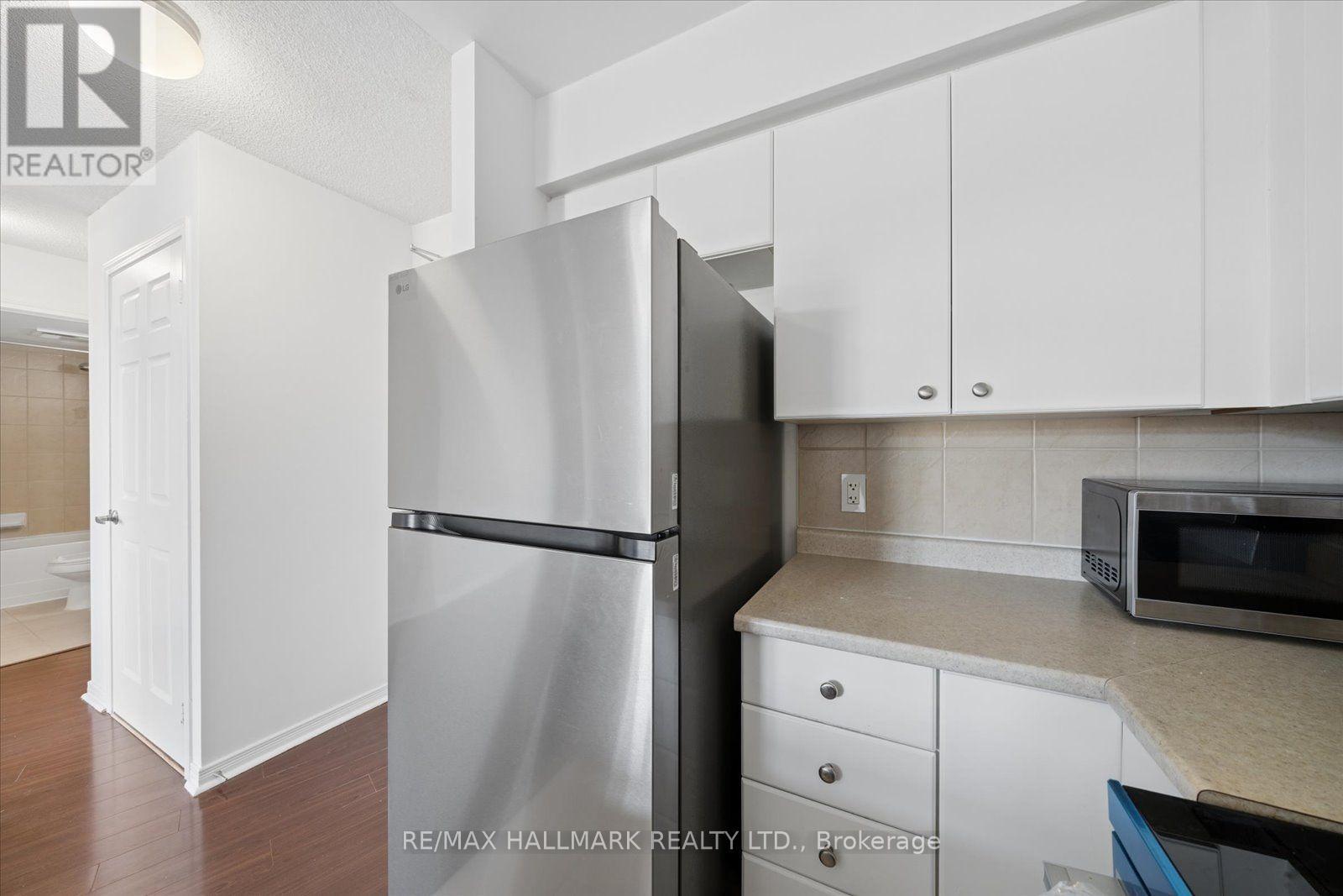 915 - 18 Valley Woods Road, Toronto, Ontario  M3A 0A1 - Photo 11 - C13886922