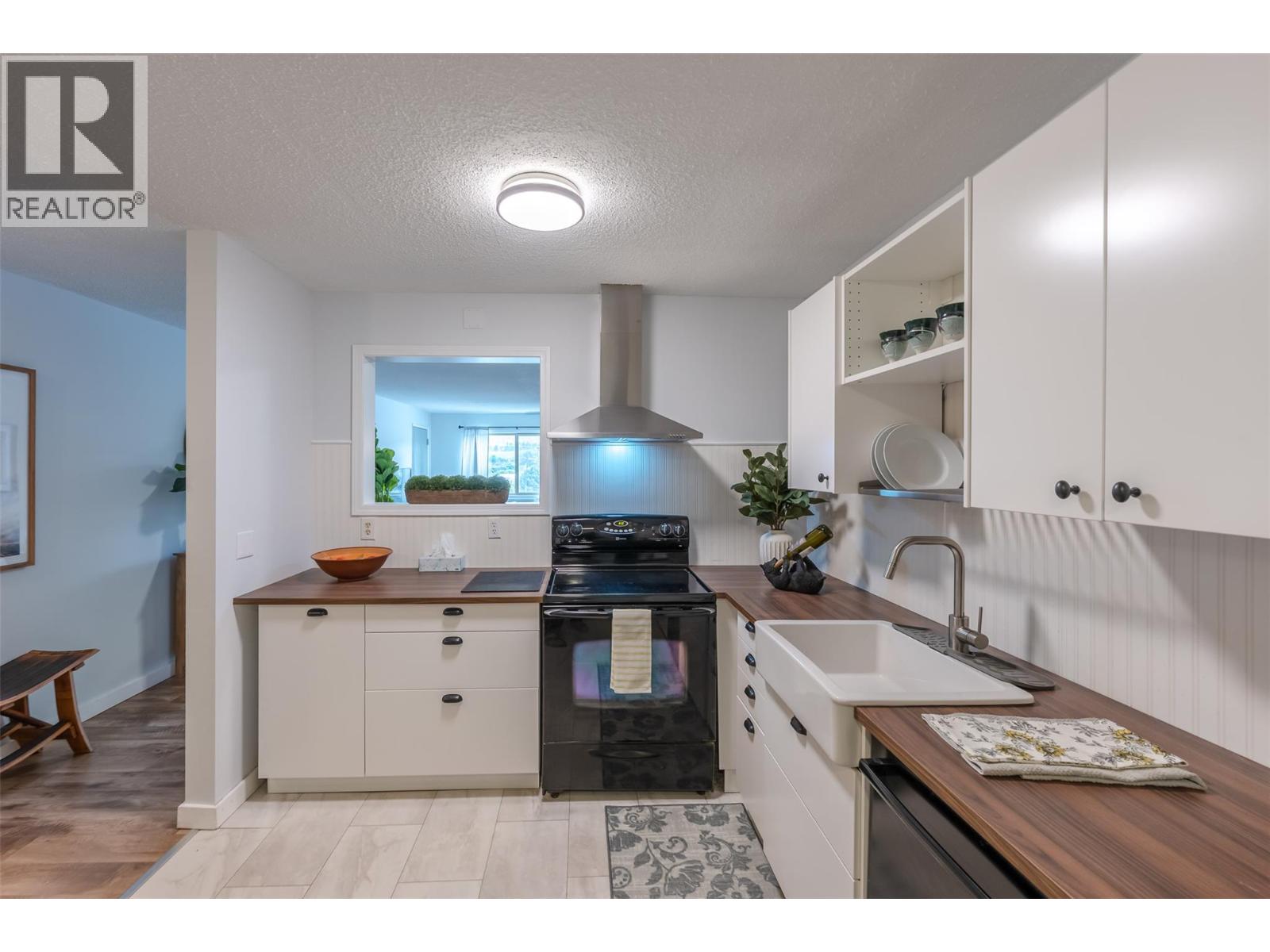529 Co-Op Avenue Unit# 10, Oliver, BC V0H 1T0
