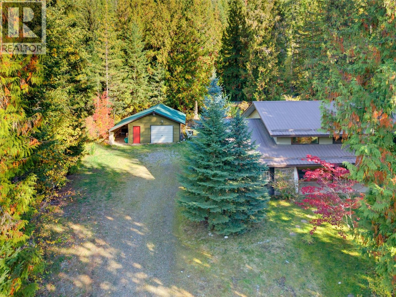 9020 Hummingbird Drive, Swansea Point, British Columbia