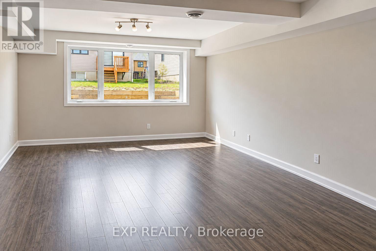 B - 738 Azure Street, Russell, Ontario  K4R 0E6 - Photo 3 - X13888554