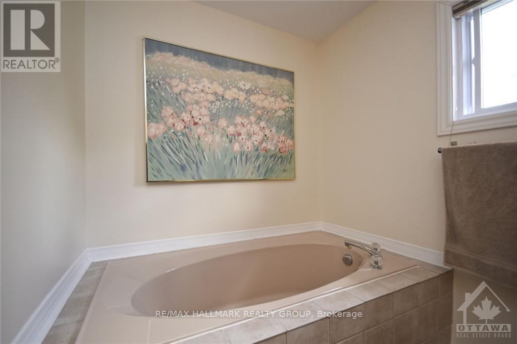 417 Pauline Charron Place, Ottawa, Ontario  K1L 8L4 - Photo 17 - X13888712