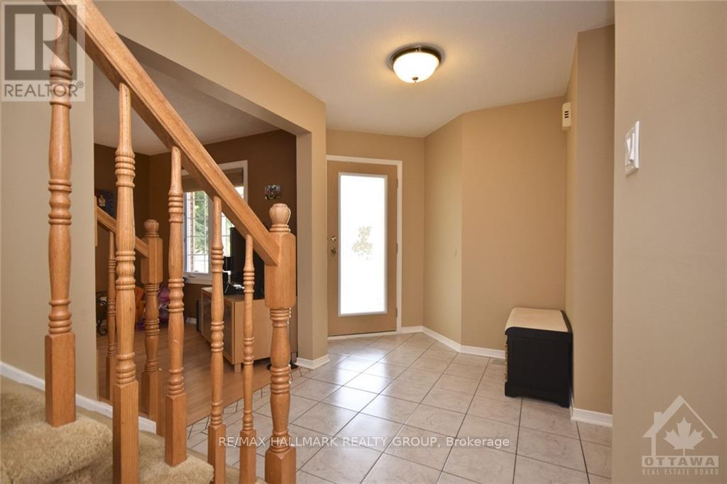 417 Pauline Charron Place, Ottawa, Ontario  K1L 8L4 - Photo 2 - X13888712