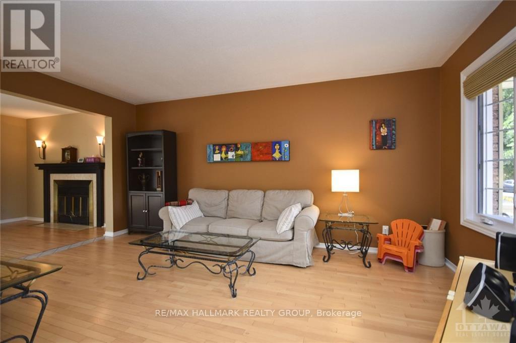 417 Pauline Charron Place, Ottawa, Ontario  K1L 8L4 - Photo 5 - X13888712