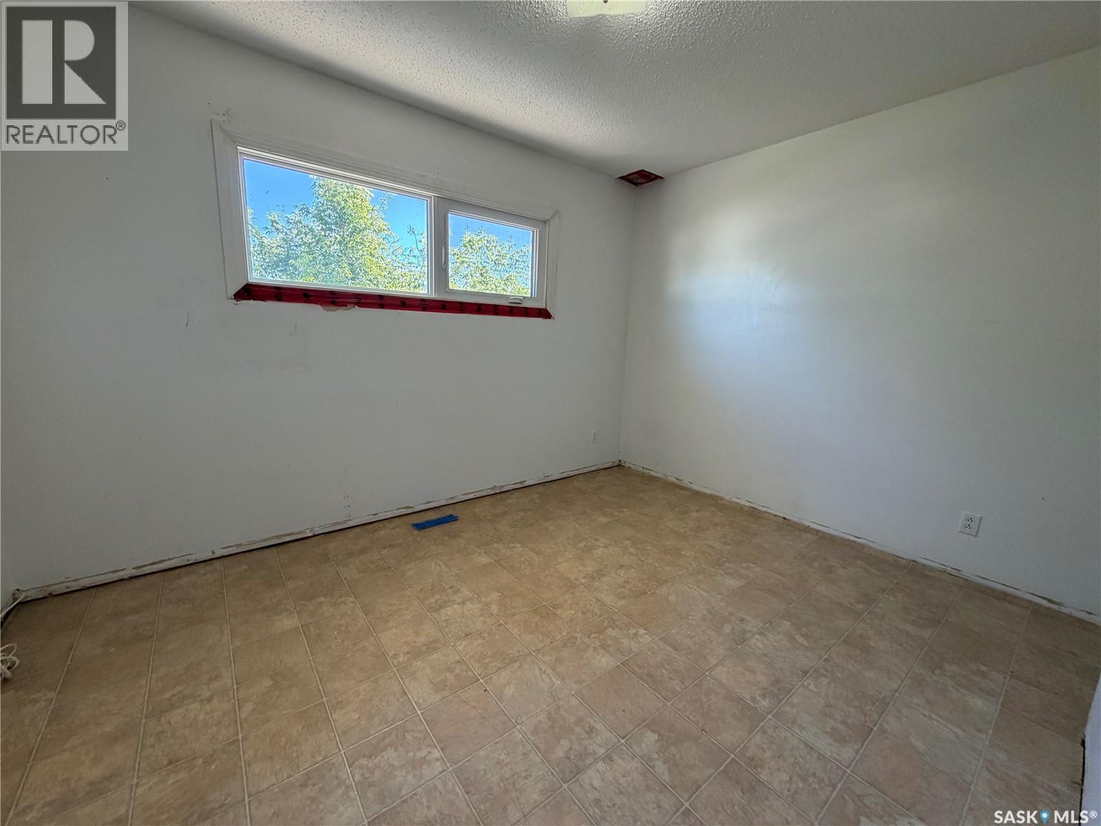 3347 3rd Avenue E, Carrot River, Saskatchewan  S0E 0L0 - Photo 10 - SK050921