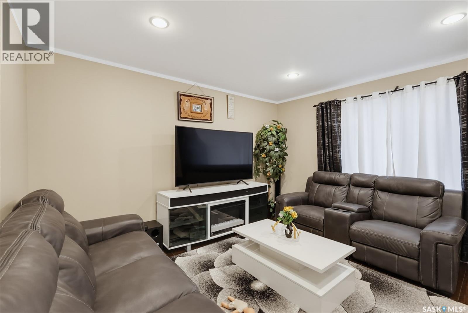 413 X Avenue S, Saskatoon, Saskatchewan  S7M 3H7 - Photo 6 - SK050861