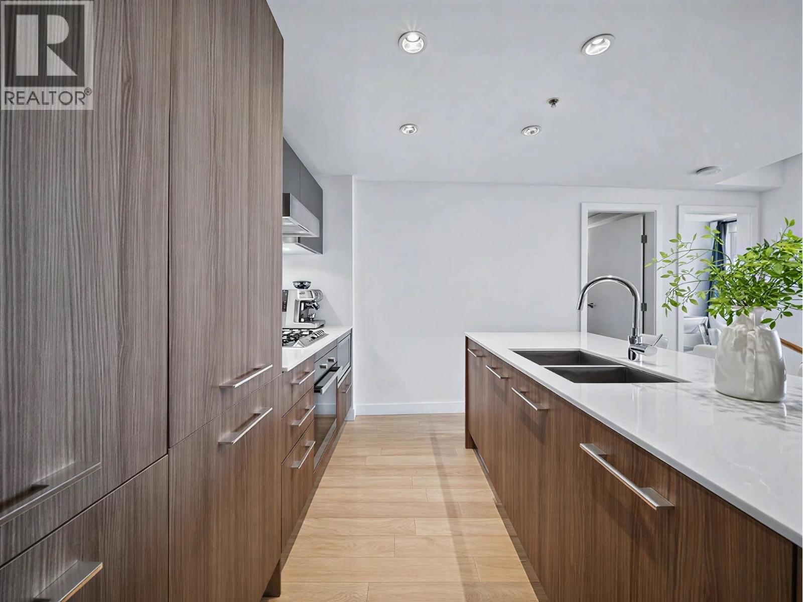 1005 4638 Gladstone Street, Vancouver, British Columbia  V5N 0G5 - Photo 10 - R3174479