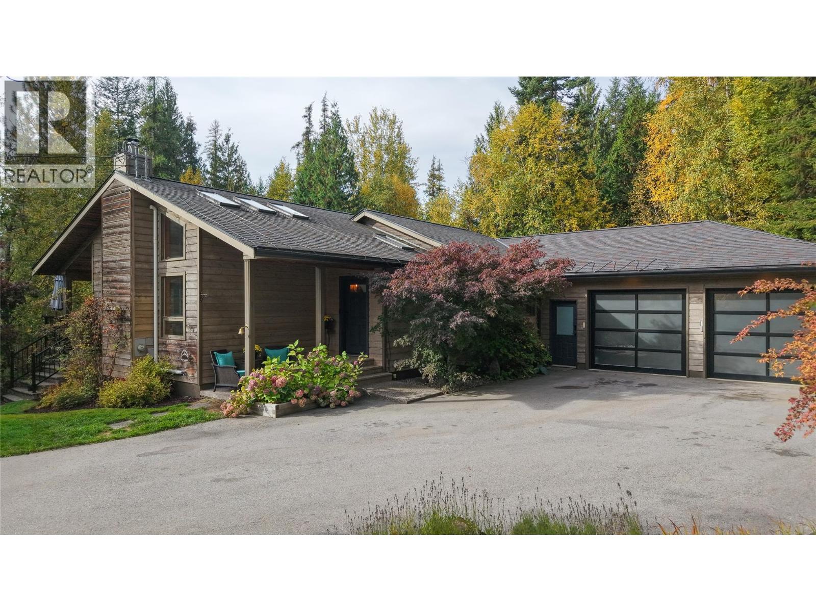 3795 AARON Road, Bonnington, British Columbia