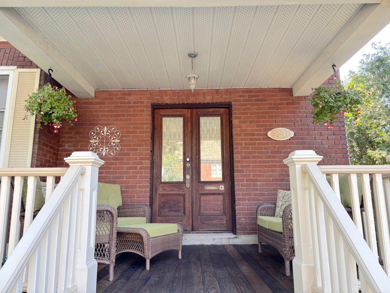 226 Av. Brock N. Montréal-Ouest Quebec Canada H4X2G3 3