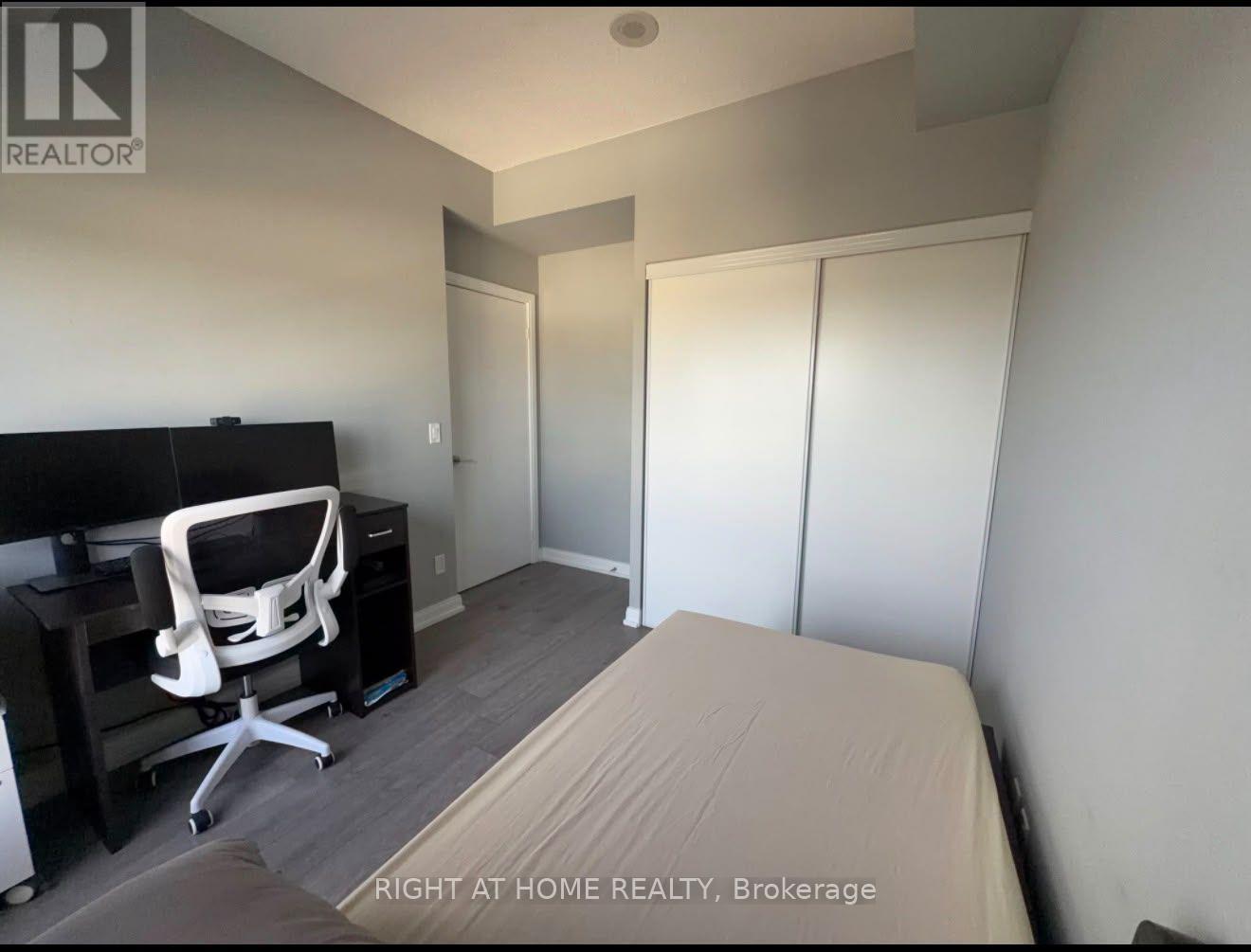 1221 - 181 Village Green Square, Toronto, Ontario  M1S 0K6 - Photo 11 - E13894764