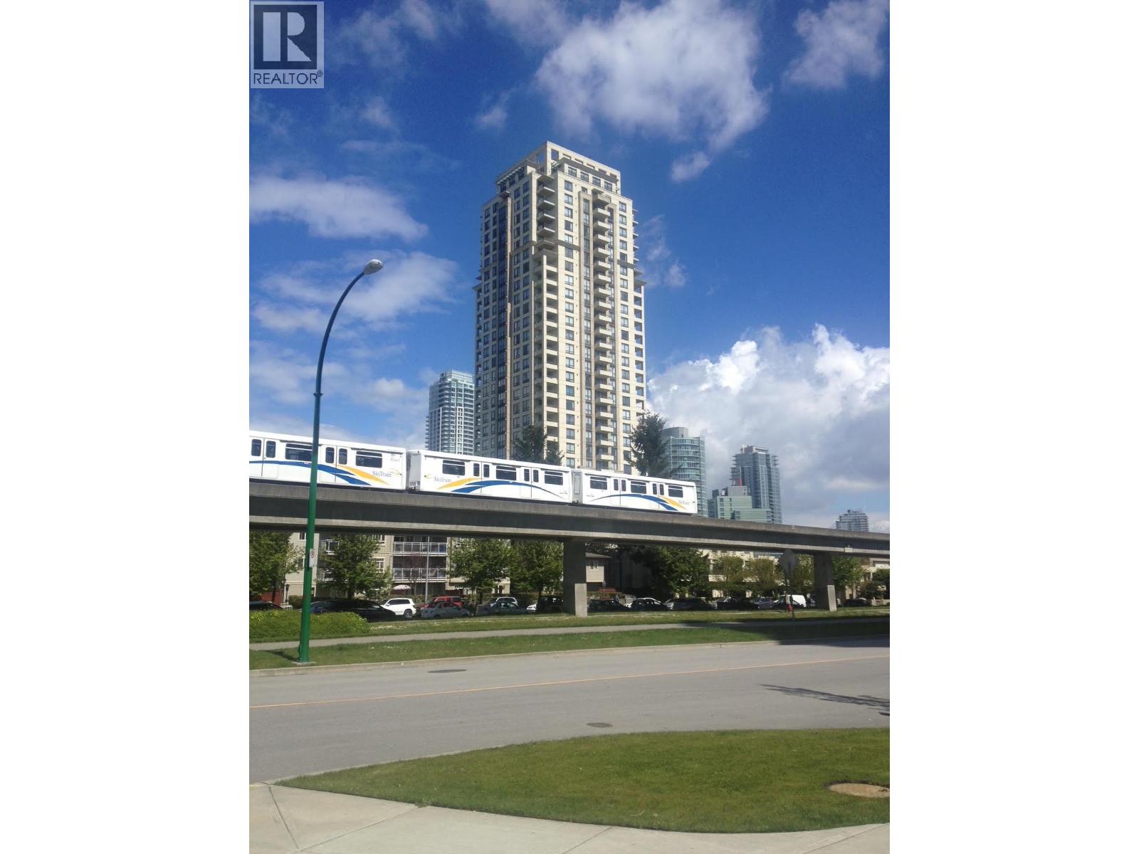 307 4333 Central Boulevard, Burnaby, British Columbia  V5H 4W8 - Photo 3 - R3173870