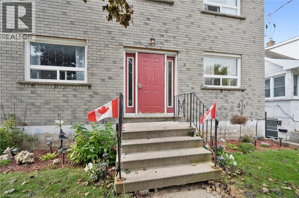 32 Jaffray Street, Cambridge, Ontario  N1R 3H9 - Photo 3 - 40869211