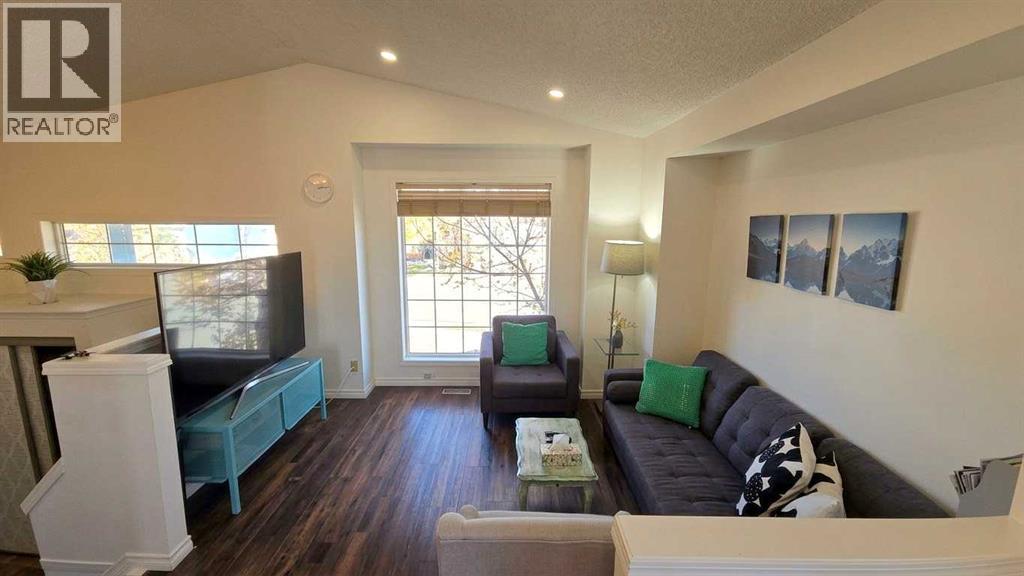 152 Coverton Close Ne, Calgary, Alberta  T2Y 4M3 - Photo 9 - A2348710