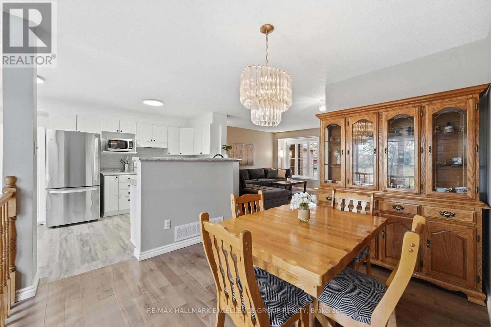 54 Carwood Circle, Ottawa, Ontario  K1K 4V4 - Photo 11 - X13902704