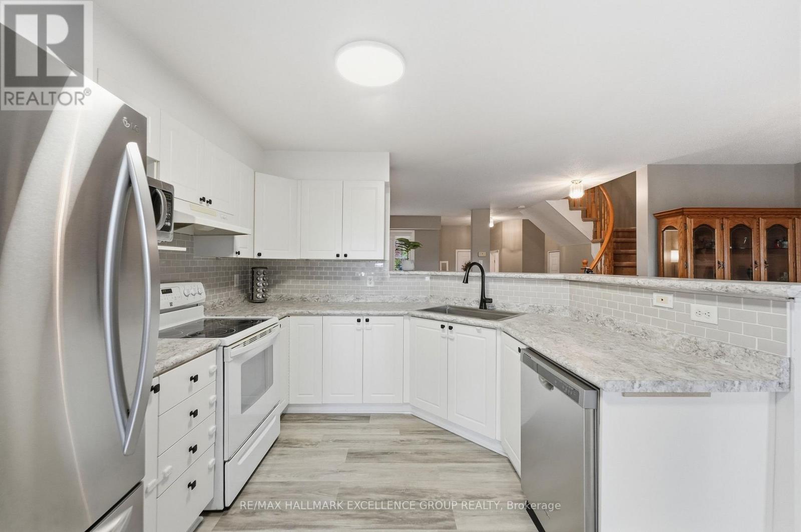 54 Carwood Circle, Ottawa, Ontario  K1K 4V4 - Photo 12 - X13902704