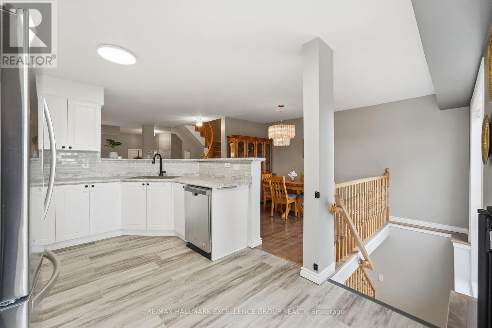 54 Carwood Circle, Ottawa, Ontario  K1K 4V4 - Photo 13 - X13902704