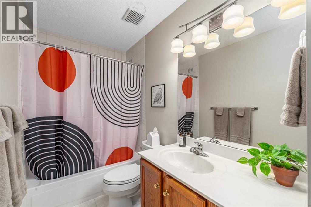 236 Edgebrook Gardens NW, Calgary, Alberta  T3A 4Z9 - Photo 21 - A2349059