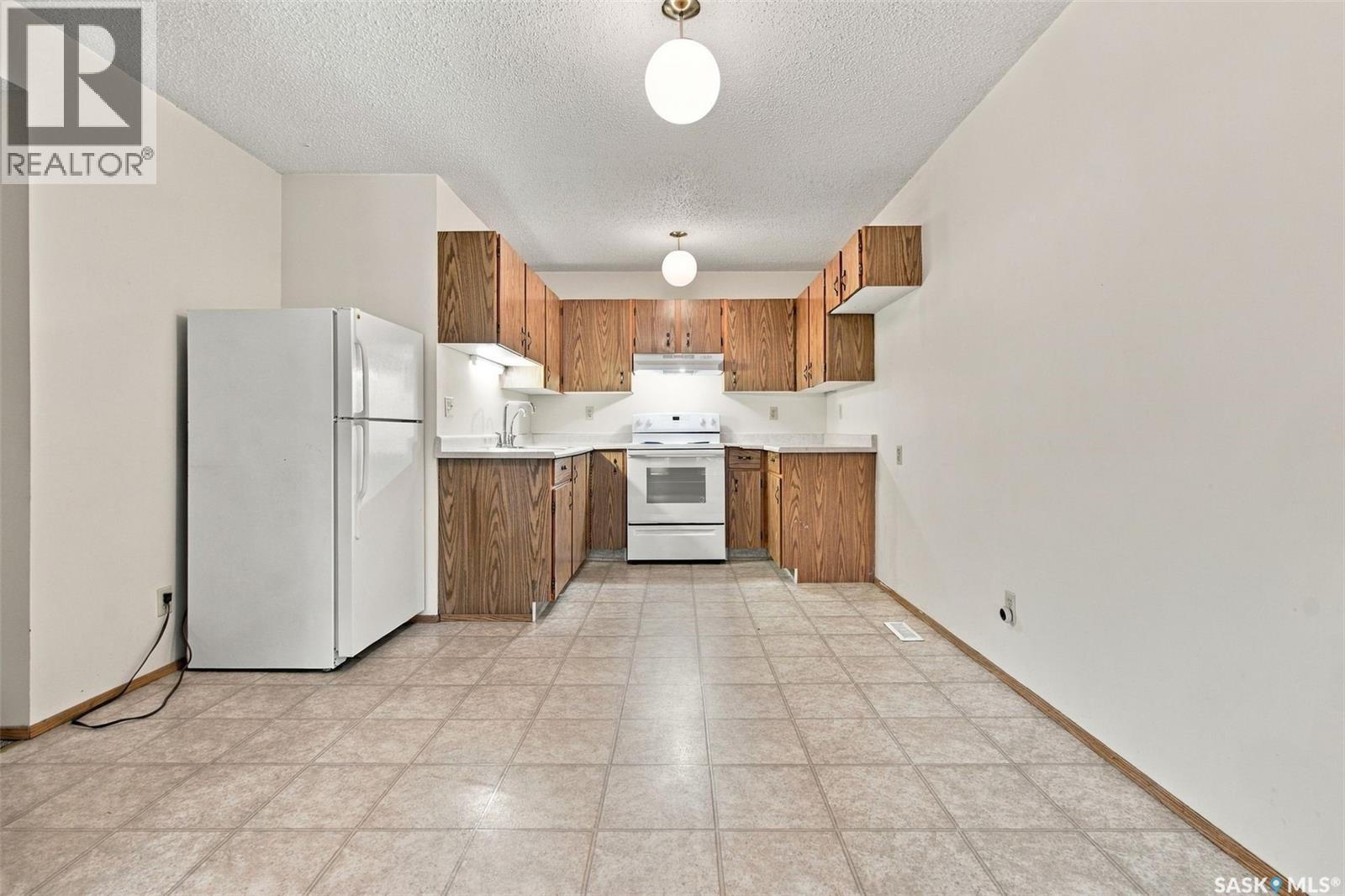 400 Cedar Meadow Drive, Regina, Saskatchewan  S4X 3J5 - Photo 5 - SK044756