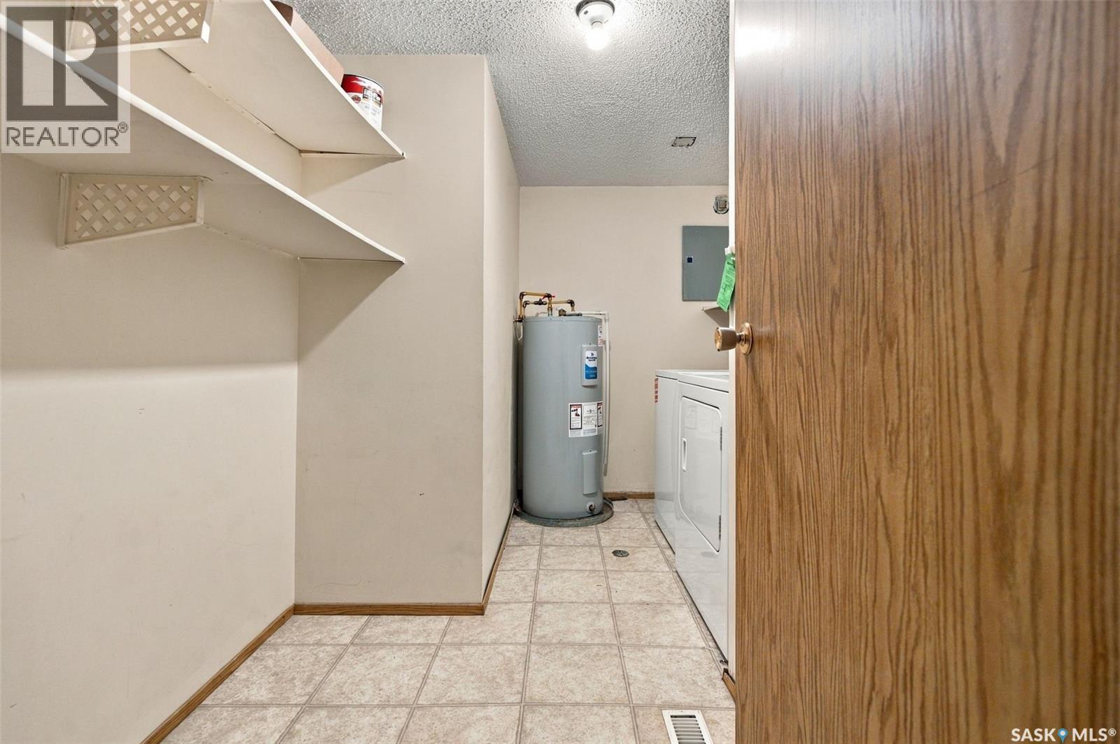 400 Cedar Meadow Drive, Regina, Saskatchewan  S4X 3J5 - Photo 17 - SK044756