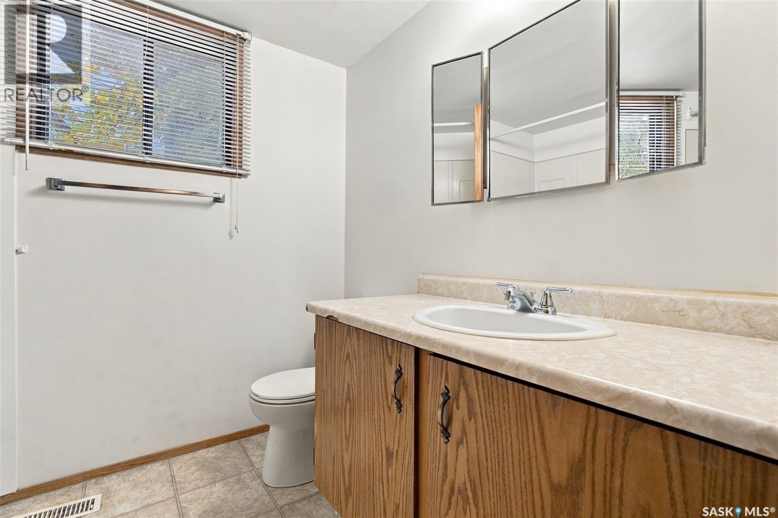 400 Cedar Meadow Drive, Regina, Saskatchewan  S4X 3J5 - Photo 11 - SK044756