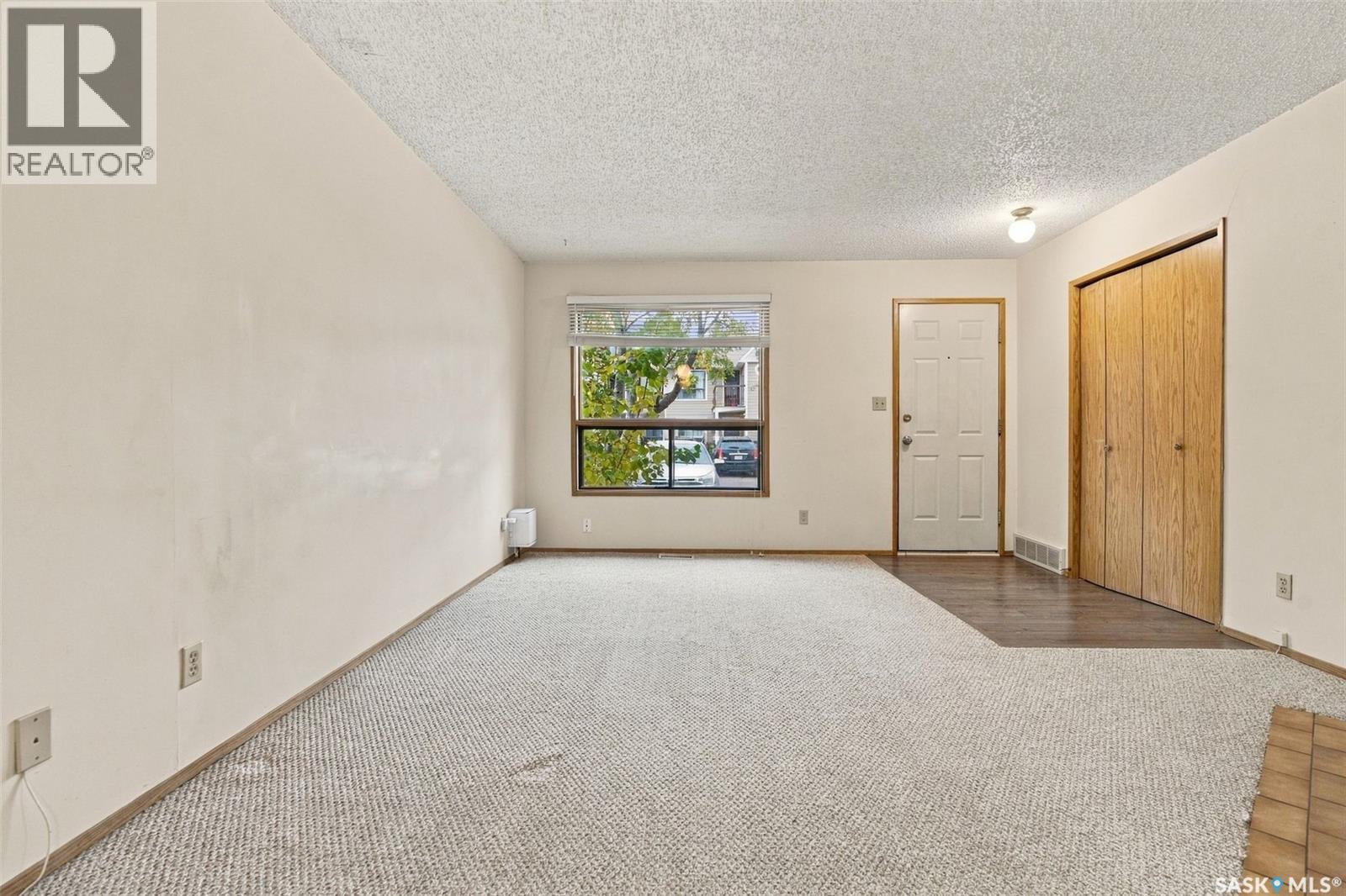 400 Cedar Meadow Drive, Regina, Saskatchewan  S4X 3J5 - Photo 4 - SK044756