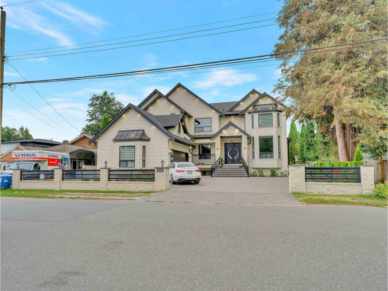 33906 VICTORY BOULEVARD, abbotsford, British Columbia