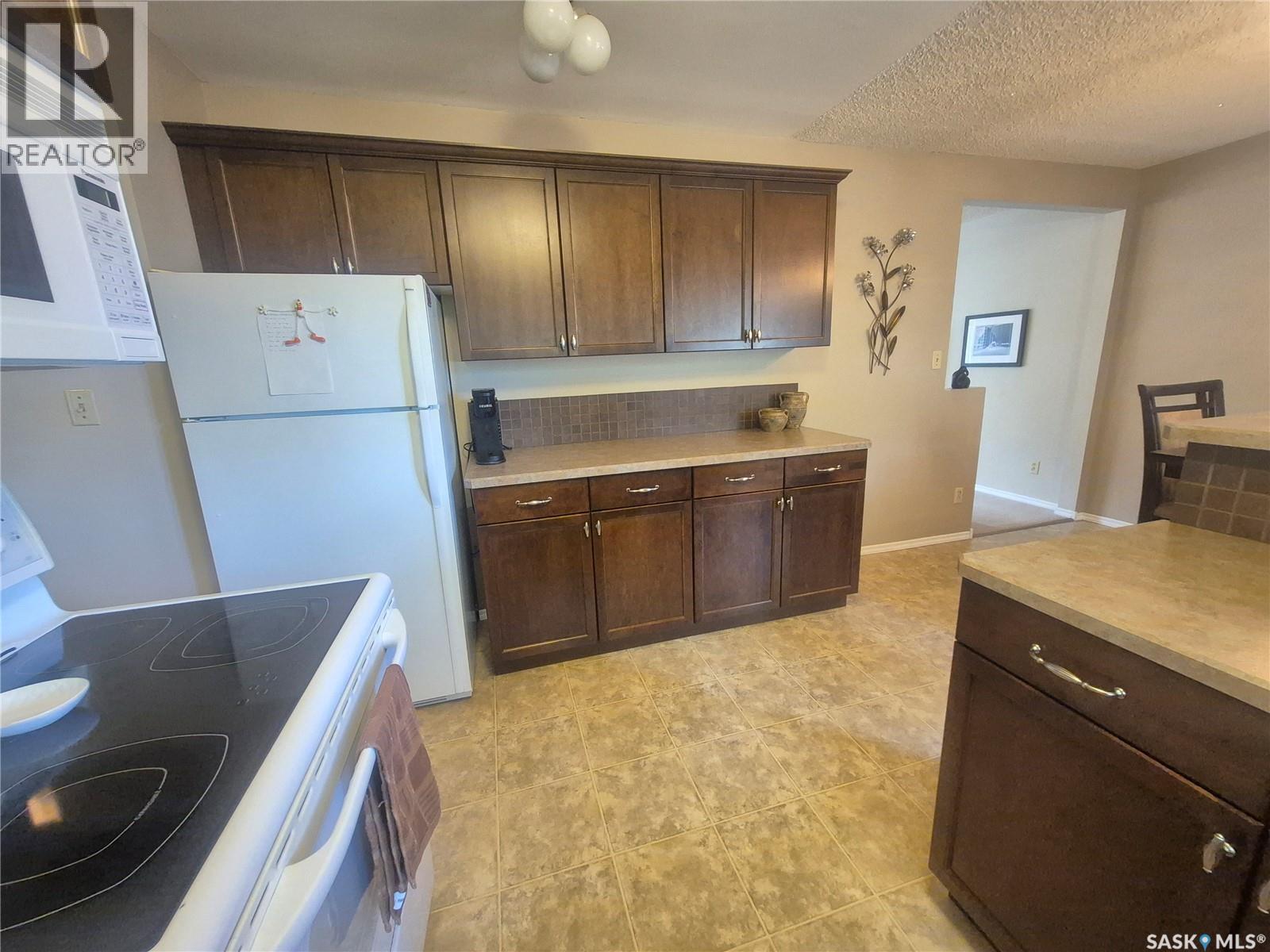 209 Baldwin Street, Ogema, Saskatchewan  S0C 1Y0 - Photo 5 - SK050917