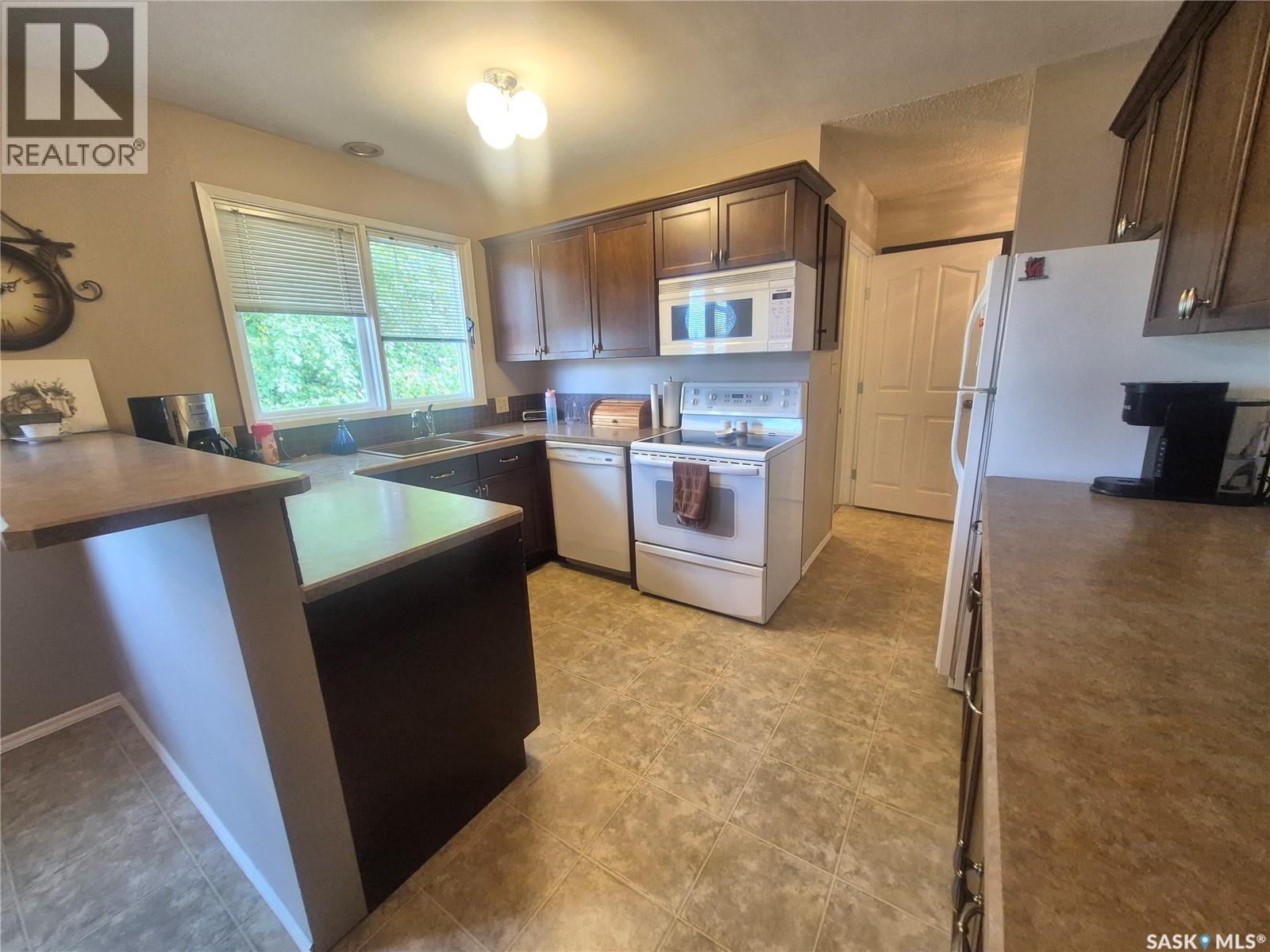 209 Baldwin Street, Ogema, Saskatchewan  S0C 1Y0 - Photo 9 - SK050917
