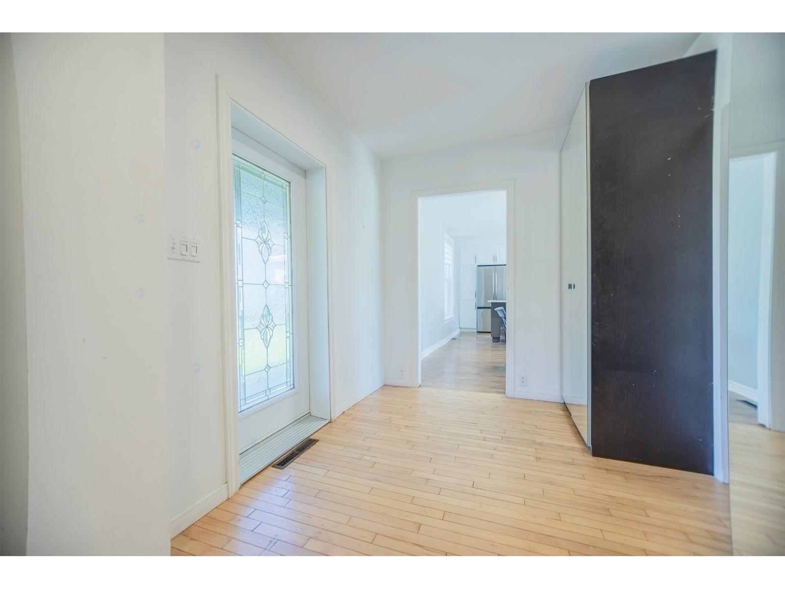 304 Rue de la Rive Sainte-Anne-de-Sorel Quebec Canada J3P1K4 2