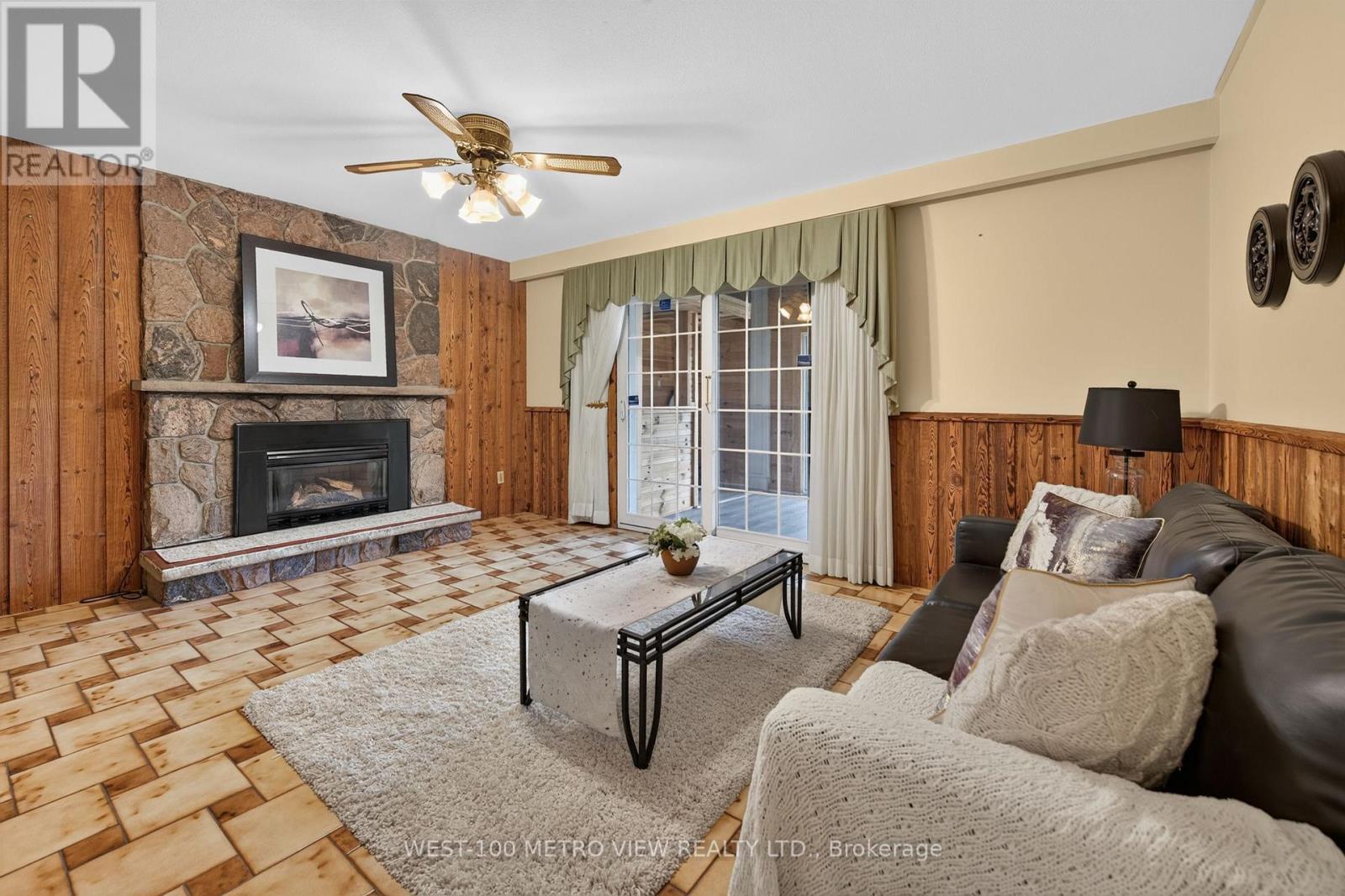3411 Pinesmoke Crescent, Mississauga, Ontario  L4Y 3L4 - Photo 15 - W13910256