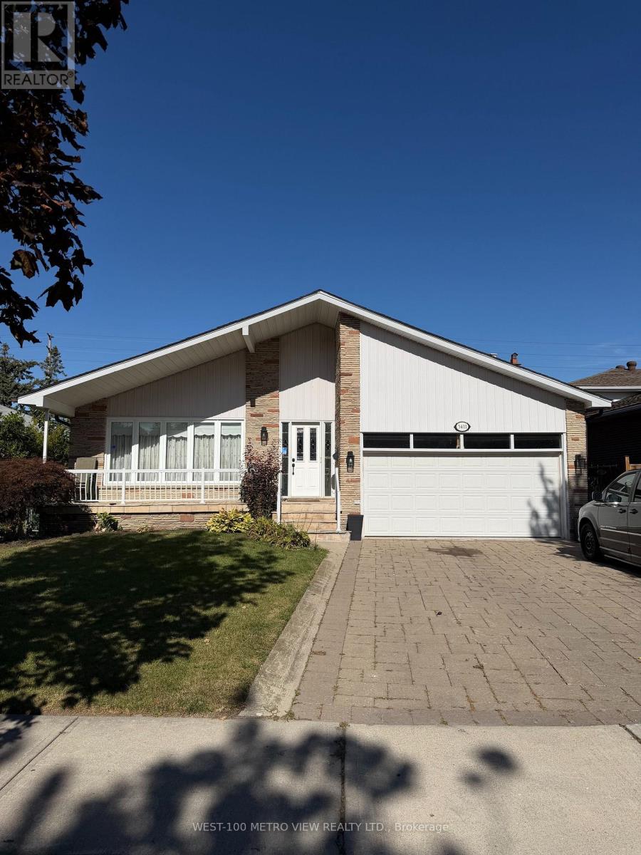 3411 Pinesmoke Crescent, Mississauga, Ontario  L4Y 3L4 - Photo 2 - W13910256