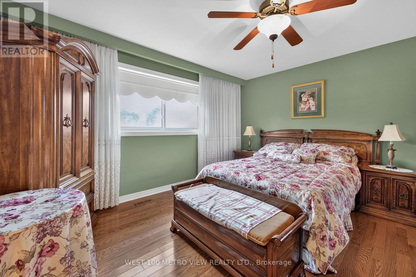 3411 Pinesmoke Crescent, Mississauga, Ontario  L4Y 3L4 - Photo 20 - W13910256
