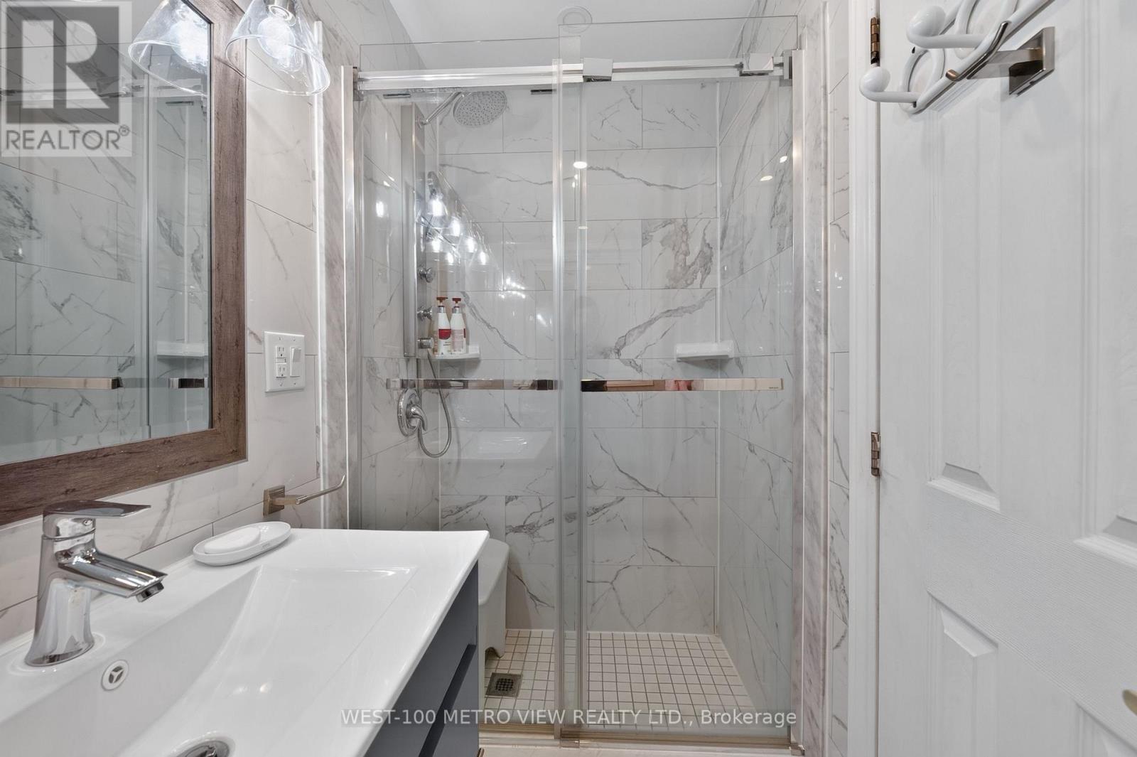 3411 Pinesmoke Crescent, Mississauga, Ontario  L4Y 3L4 - Photo 26 - W13910256