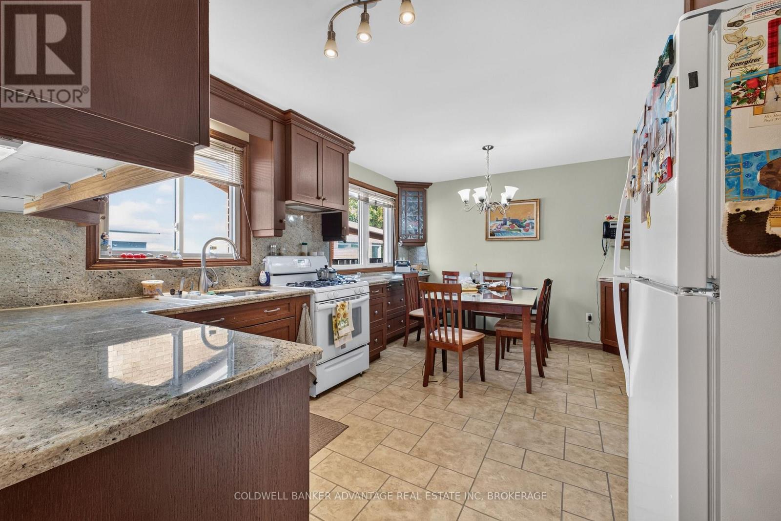 28 Glenpark Court, Welland, Ontario  L3C 6J9 - Photo 6 - X13912064