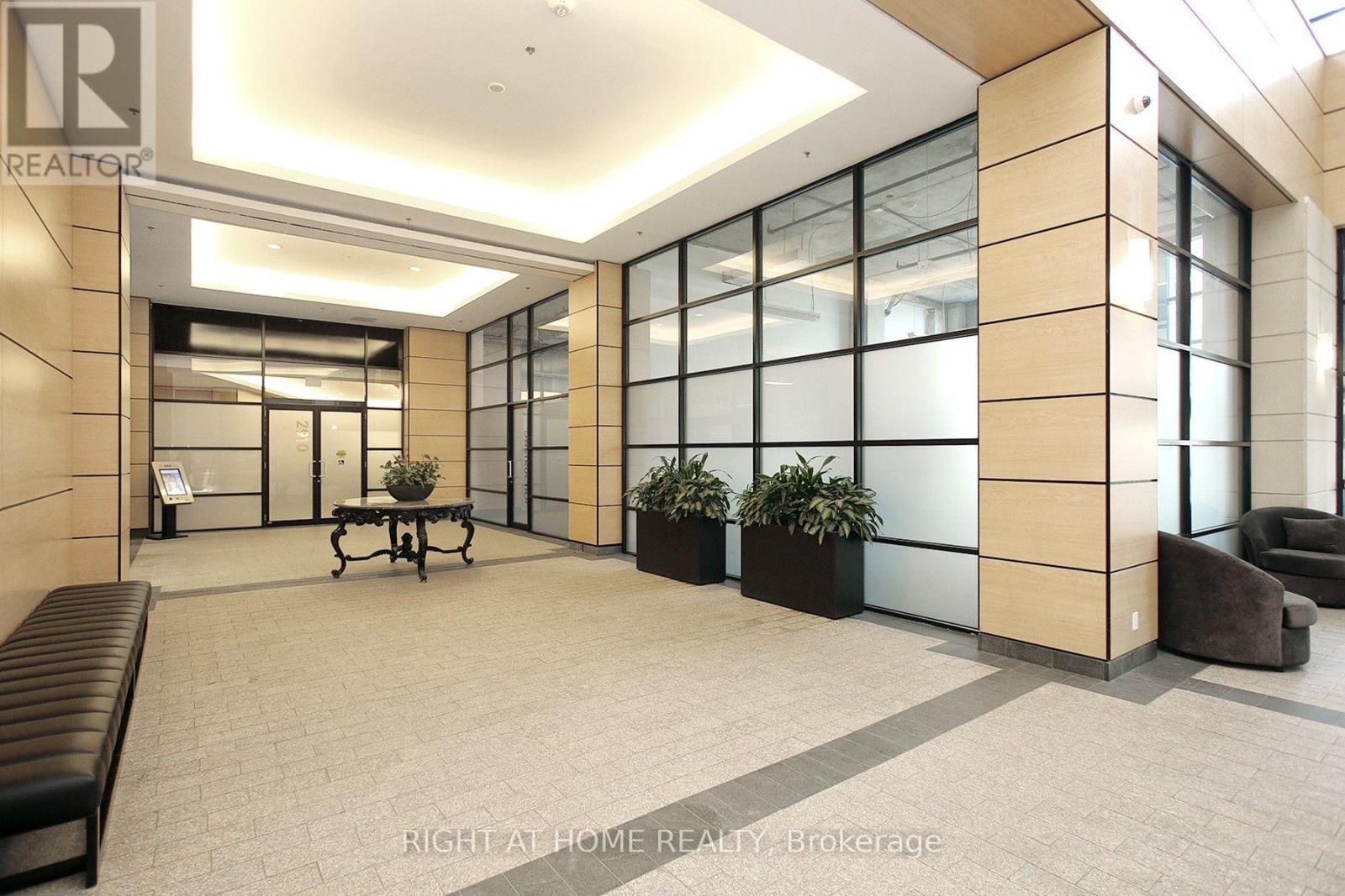312 - 2910 Highway No, 7 Road W, Vaughan, Ontario  L4K 0H8 - Photo 3 - N13860812