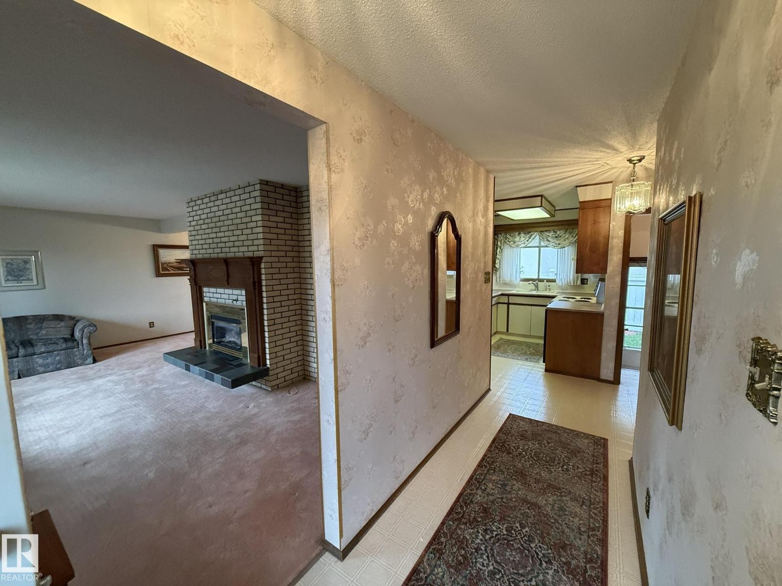 15207 73a St Nw, Edmonton, Alberta  T5C 0W7 - Photo 3 - E4512515