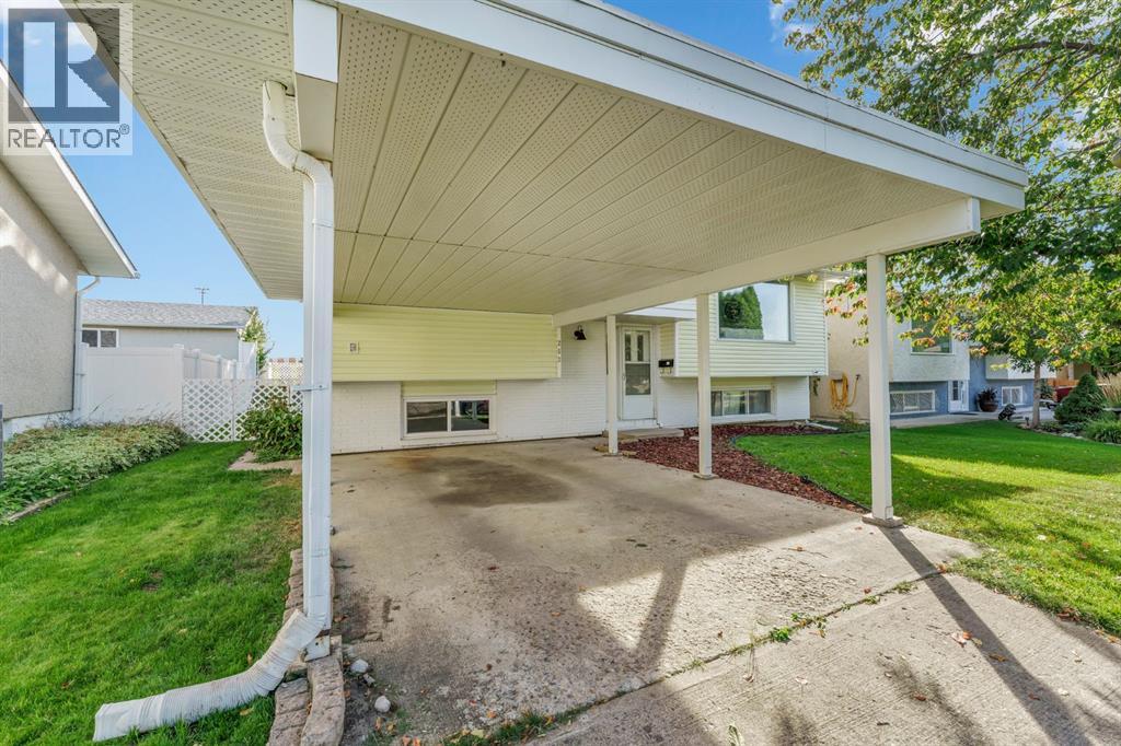 253 11 Street NE, Medicine Hat, Alberta  T1A 6A8 - Photo 4 - A2347109