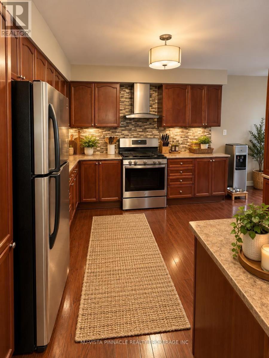 2537 (Upper) Meadowgate Boulevard, London South, Ontario  N6M 1L8 - Photo 5 - X13924012
