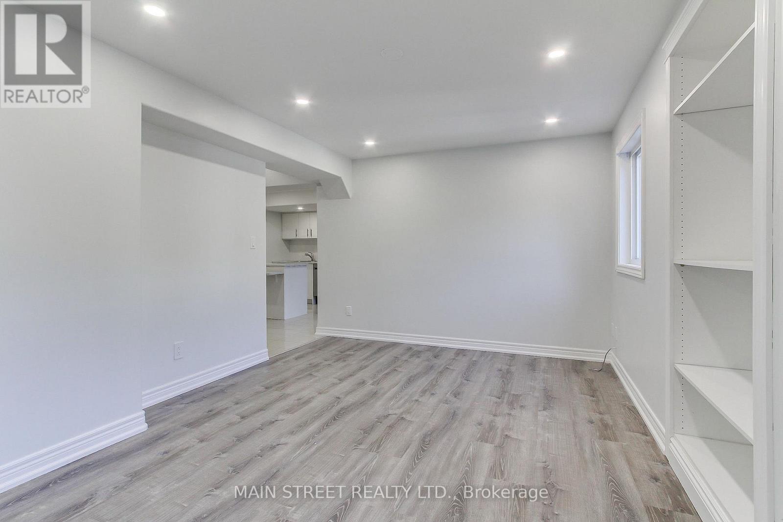 83 Laurendale Avenue, Georgina, Ontario  L4P 4G3 - Photo 14 - N13921866