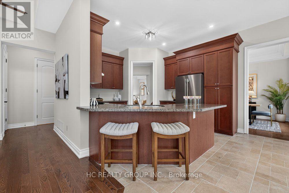 39 Royal West Road, Markham, Ontario  L6C 0L5 - Photo 14 - N13922000