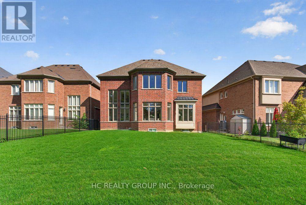 39 Royal West Road, Markham, Ontario  L6C 0L5 - Photo 2 - N13922000