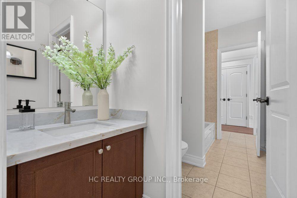 39 Royal West Road, Markham, Ontario  L6C 0L5 - Photo 37 - N13922000