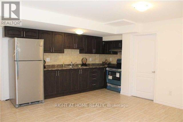 Basement Unit - 19 Blazing Star Drive S, Brampton, Ontario  L6R 3E5 - Photo 3 - W13925194